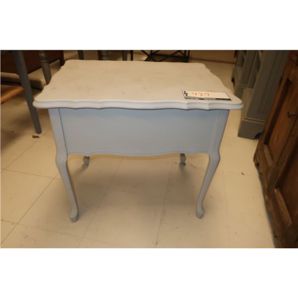PETITE TABLE EN BOIS 26"x20"x23"