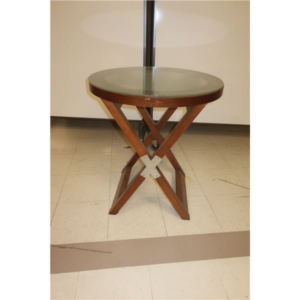 TABLE RONDE AVEC VITRE 29"x26"d.