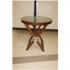 Image 1 : TABLE RONDE AVEC VITRE 29"x26"d.