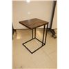 Image 1 : TABLE D'APPOINT 18"x15"x26"