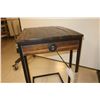 Image 2 : TABLE D'APPOINT AVEC PRISES USB 17"x15"x23"