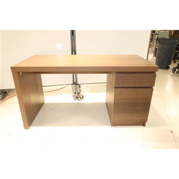 BUREAU EN BOIS 55"x26"x29"