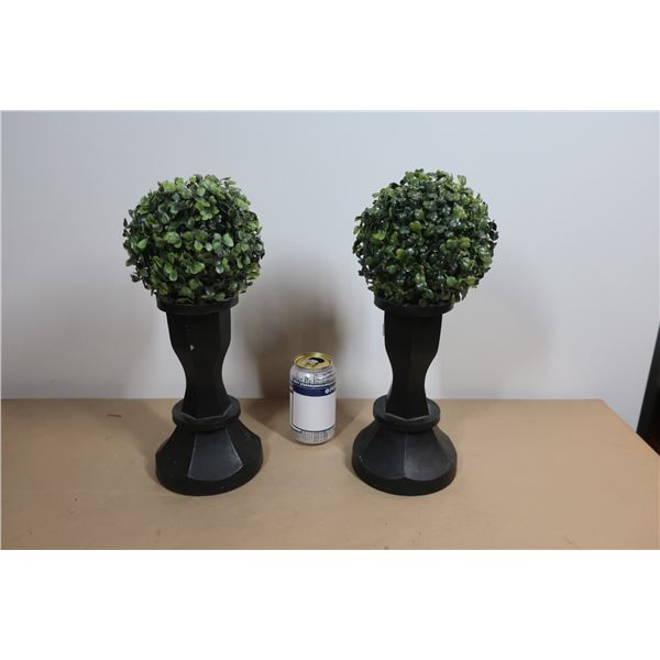 LOT DE 2 DÉCORATIONS