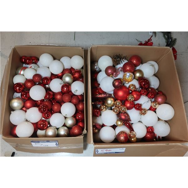 LOT DE BOULES DE NOËL