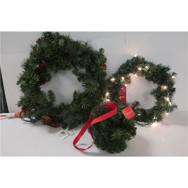 LOT DE 3  COURONNES DE NOËL ASST