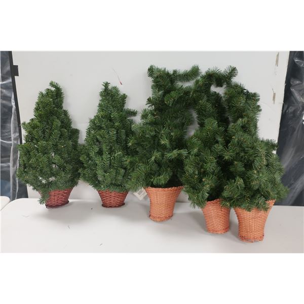 LOT DE 5 MINI ARBRES DE NOËL