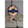 Image 1 : COURONNE DE NOËL AVEC LUMIÈRES ET FLEURS