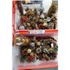 Image 2 : LOT DES GLANDS DÉCORATIFS ASST (SANS BACS)