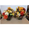 Image 1 : LOT DE 2 POTS AVEC FLEURS ARTIFICIELLES