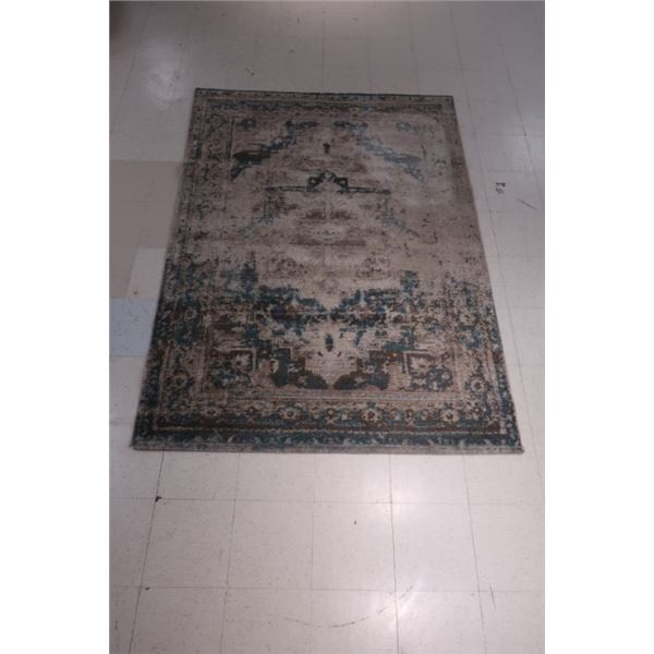 TAPIS 5'3"x7-1/2'