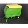 Image 1 : ERTL JOHN DEERE FORAGE WAGON