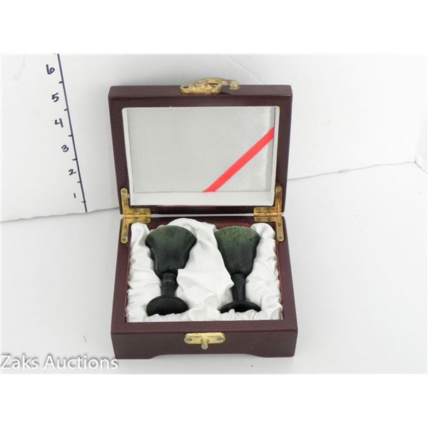 SET OF 2 CHINESE JADE MINI GOBLETS IN WOODEN BOX LOT 2