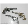 Image 1 : LOT OF 3 VINTAGE TOYS REVOLVER GUNS