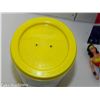 Image 8 : LOT OF WONDER WOMAN COLLECTIBLES