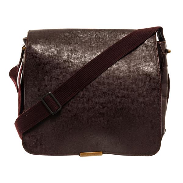 Louis Vuitton Viktor Messenger Bag Maroon Taiga Leather