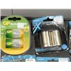 Image 3 : LOT OF 5 RECHARGEABLE BATTERIES AND 1 POCKET AIR BLOW GUN