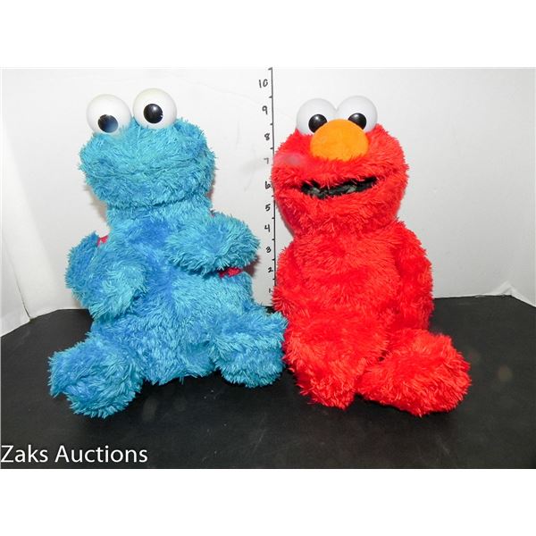 LOT OF 2 PLUSH SESAME STREET TOYS (COOKIE MONSTER AND ELMO)