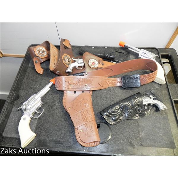 LOT OF BOYS TOYS (GUNS, HOLSTERS AND BELTS)