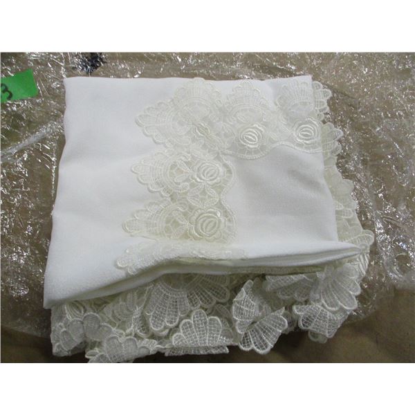 EMBROIDERED STYLE TABLE CLOTH
