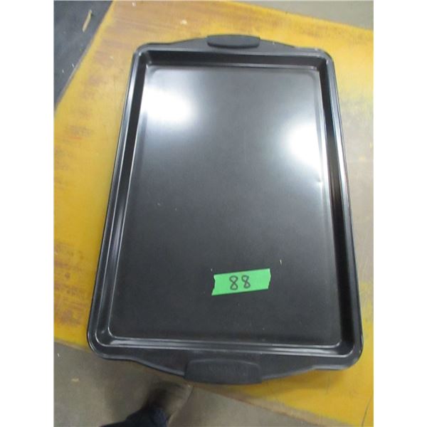 MADERNO COOKIE SHEET (11" X 16")