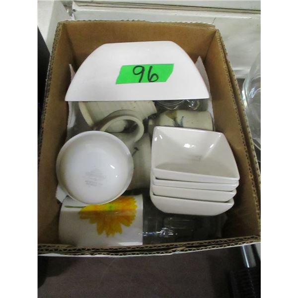 BOX C/W ASSORTED KITCHENWARE