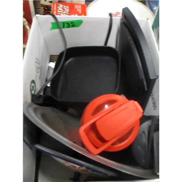 BOX C/W DRINKING BOTTLES & KITCHENWARE