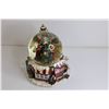 Image 6 : Vintage Christmas Snow Globe - Has Batteries
