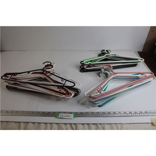 (15+) Clothing Hangers