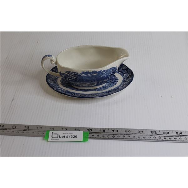 Liberty Blue Gravy Boat and Dish