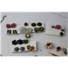 Image 2 : Costume Jewelry - Clip-on Earrings - Necklaces