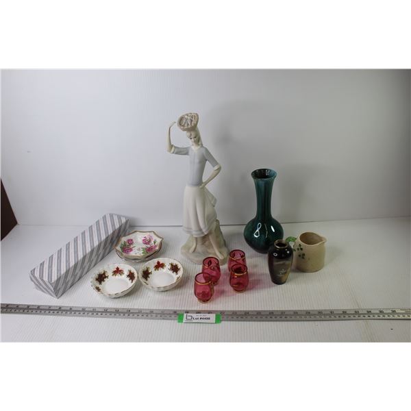 Porceval Statue (repaired) - Baptism Certificate Holder - Vases - Small Glasses - Small Dishes
