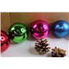 Image 3 : (20+) Vintage Christmas Ornaments
