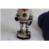 Image 3 : Chicago Blackhawks Bobblehead, Youth Toronto Blue Jays Hat