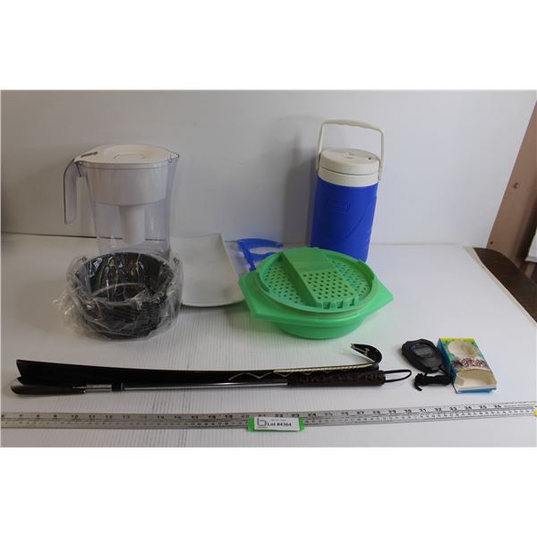 Vintage Tupperware set, shoehorns, Brita , Coleman Jug, Stopwatch, Pampered Chef Springform(new)