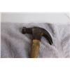 Image 2 : Saw Vise, Hammer