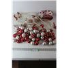 Image 1 : Polka-Dotted Christmas Tree Ornaments, Red & White Spiral Ornaments, Polka-Dotted Ribbon