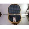 Image 1 : Wicker Picnic Basket and Shower Curtain