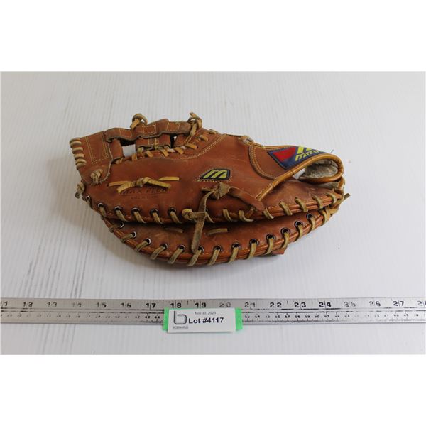 Mizuno Baseball Glove