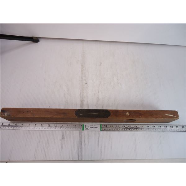 Henry Disston and Sons Wood level 26 inch