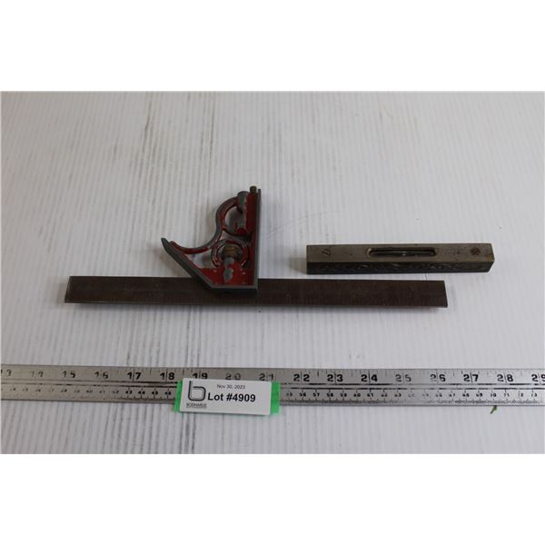 Carpenter Level, Cast Iron Stanley Level