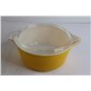 Image 3 : Yellow Pyrex 2.5 qt Casserole with Lid