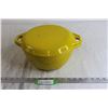 Image 1 : Bright Yellow Cast Iron Dutch Oven w/ Lid