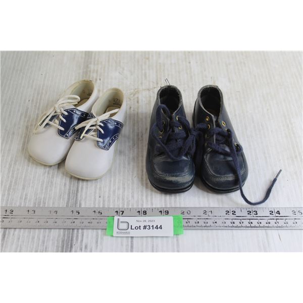 (2) Pairs Baby Shoes