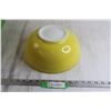 Image 1 : Pyrex Yellow Mixing Bowl