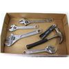 Image 4 : (4) Crescent Wrenches - Utility Knife - Hammer