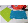 Image 4 : Kids Backpack - Rubber Dog Mats - Bowl - Choker Chain Dog
