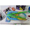 Image 6 : Moon Night Light - Plastic Bowls - Kids Toys - Plastic Sheet Table Cloth - Kids Sunglasses