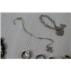 Image 5 : (2) Bracelets - (6) Rings Assorted Sizes - Lock & Key Charm Bracelet - Necklace