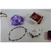 Image 10 : Necklaces - Bracelets - Wallets - Hollywood Bag - Disposable Cameras - Misc. Items
