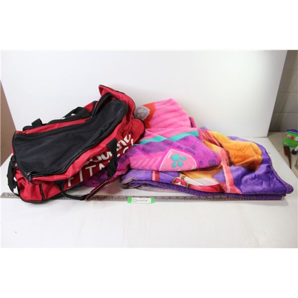 Good Life Fitness Bag - (2) Power Paws Throw Blankets